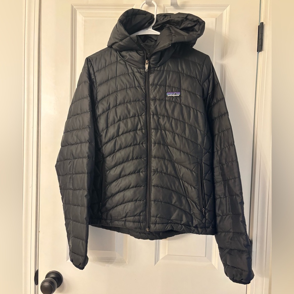 Patagonia womens Black Quilted Jacket with hood